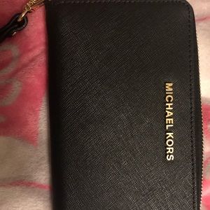 Michael kors wallet